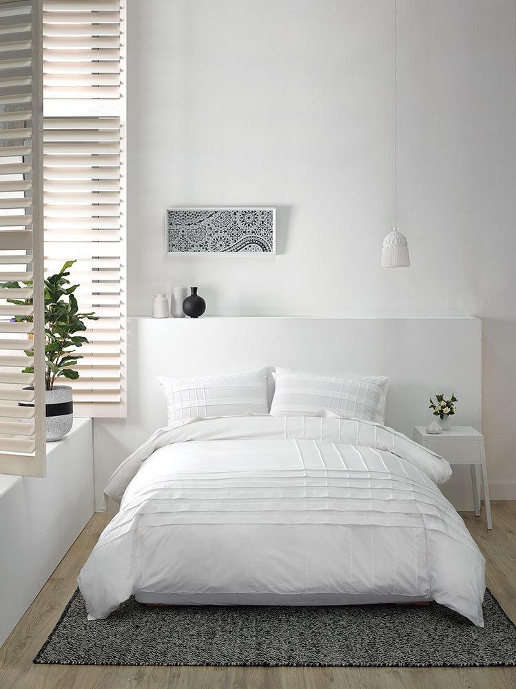 Looks We Love Linen House! Articles & Interviews