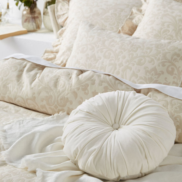 Looks We Love Linen House! Articles & Interviews